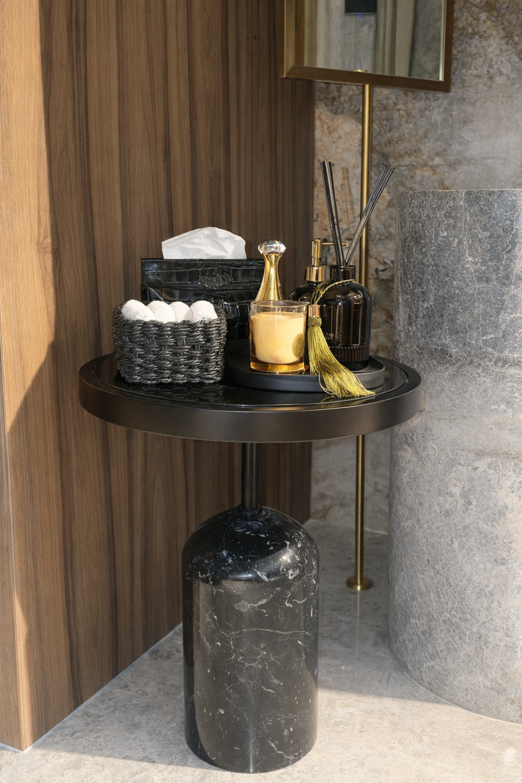 The Black Pedestal (Glass Surface)